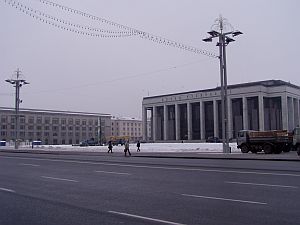 Minsk: Typical vista: broad boulevards and some drabness