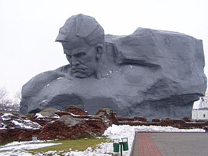 Brest: The giant sculpture inside the fortress