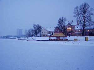 Minsk: View over the river to the Old town