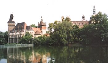 Budapest: Castle inside the City Park