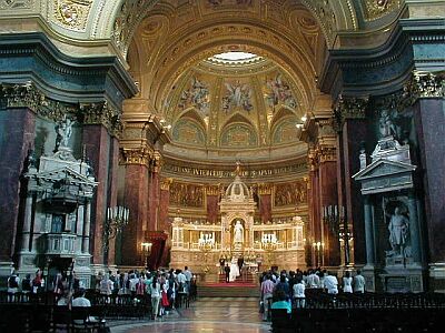 Budapest: Inside St Stephen's Cathedral