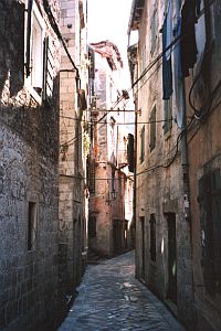 Kotor: Narrow lanes